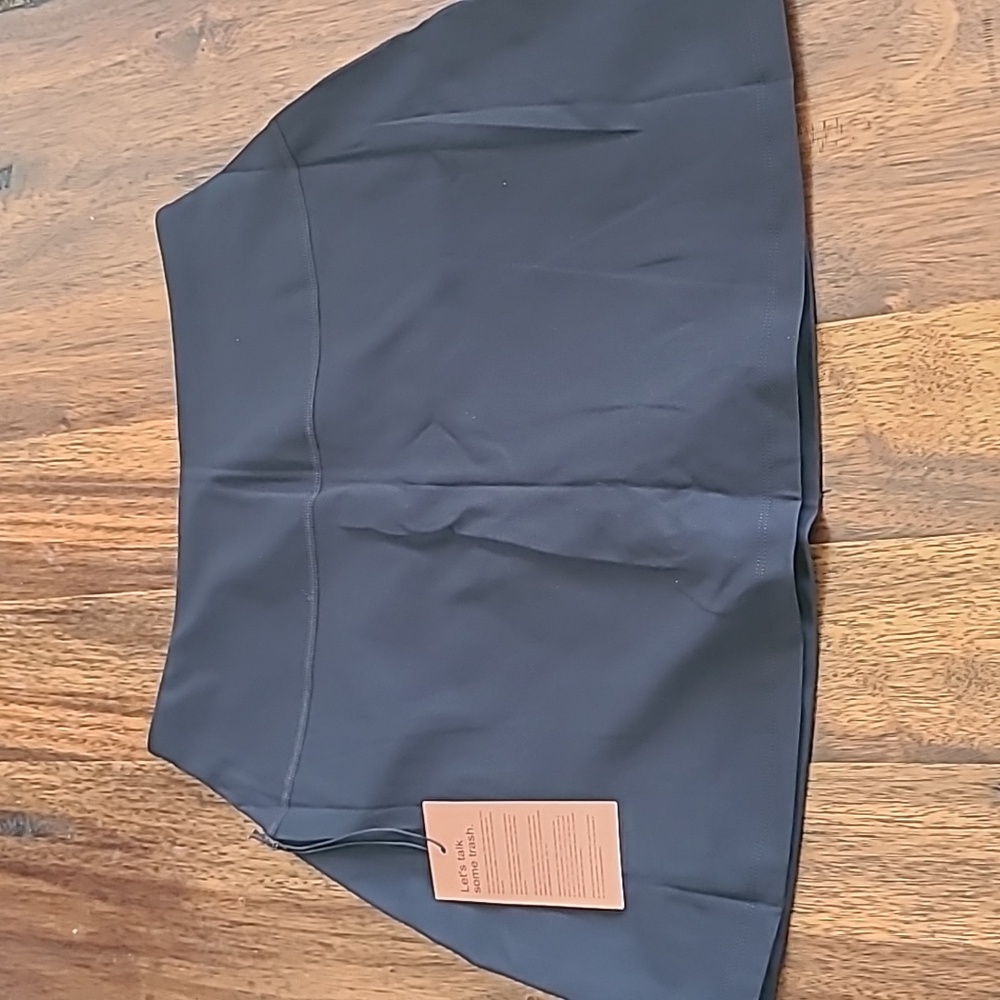 Girlfriend Collective Racer Float Ultralight Split Skort in Black Large.  New - Picture 4 of 5
